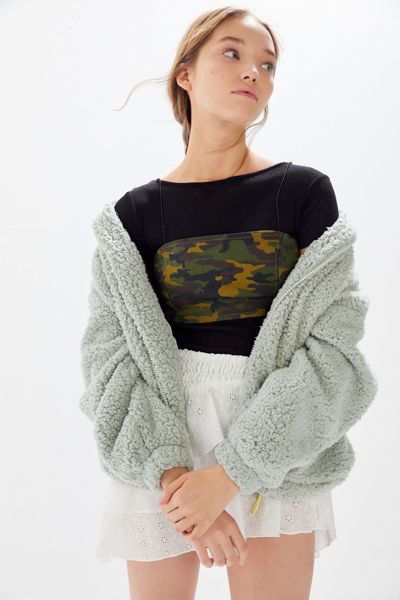 UO Jane Camo Cropped Tank Top