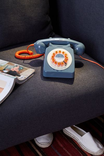 Wild & Wolf 746 Phone