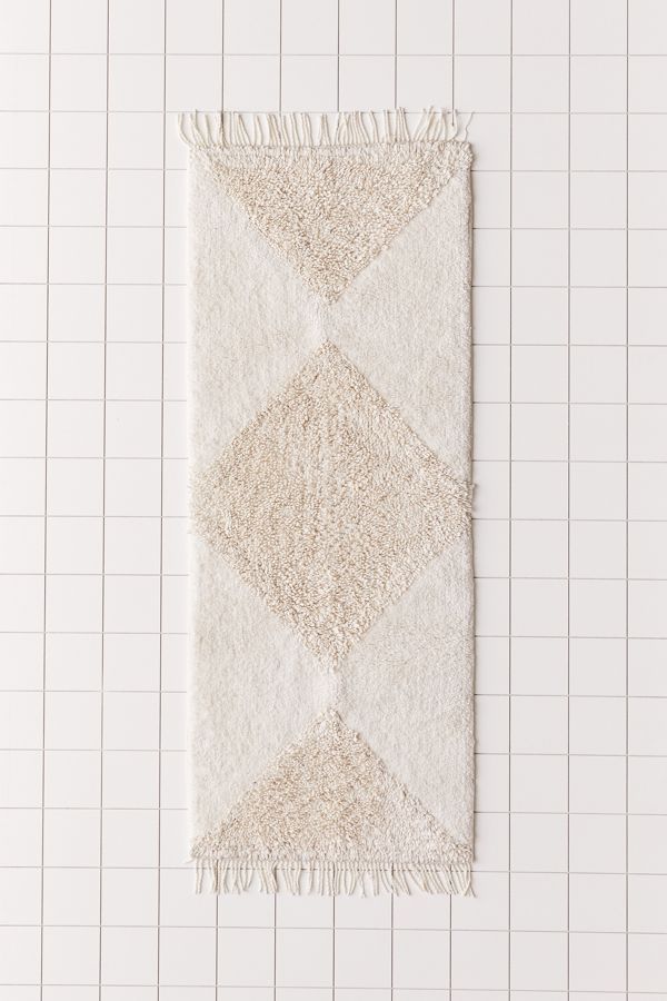 Slide View: 1: Looped Geo Runner Bath Mat