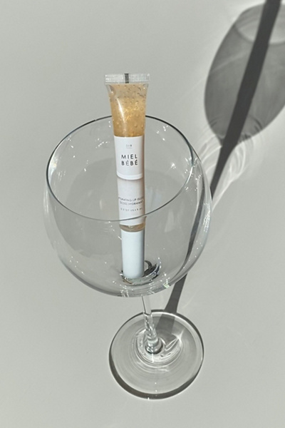 Gourmand Le Gloss Superfruit Lip Gloss In Miel Bebe Modesens