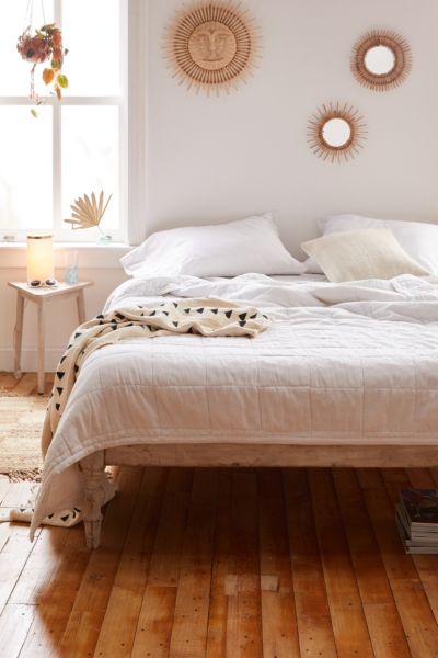 URBAN OUTFITTERS WASHED COTTON QUILT 51788784