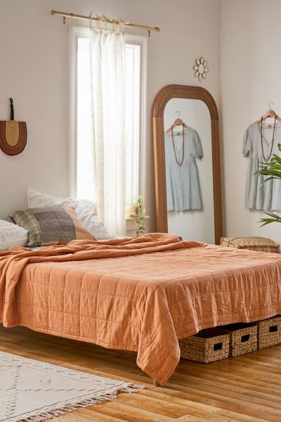 Urban Outfitters Washed Cotton Quilt In Rust