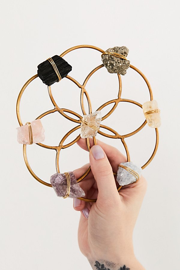 Ariana Ost Flower Crystal Grid Wall Hanging In Gold