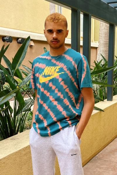 nike vibe tie dye tee