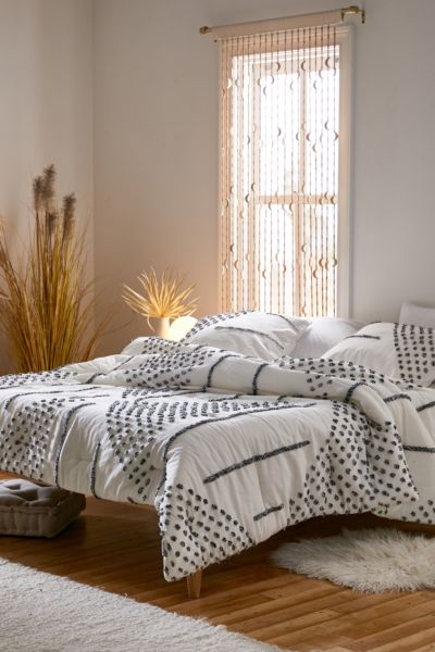 Urban Outfitters Ellis Tufted Comforter In Black + White