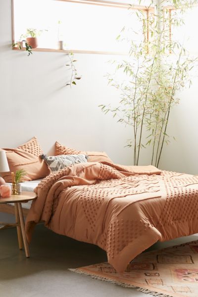 Urban Outfitters Ellis Tufted Comforter In Honey