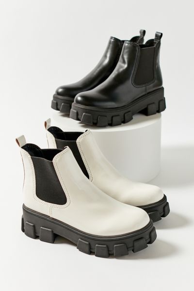 Circus By Sam Edelman Dariella Chelsea Boot In White