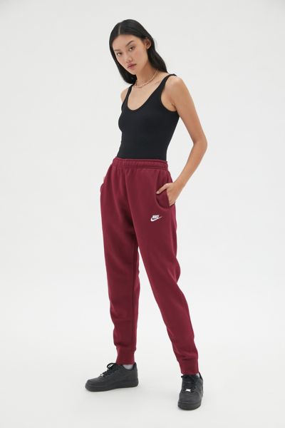 Nike Sportswear Club Fleece Jogger Pant In Maroon