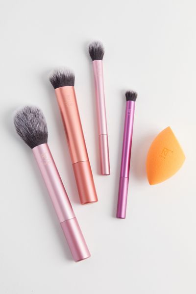 Real Techniques Everyday Essentials (worth £35) In Assorted