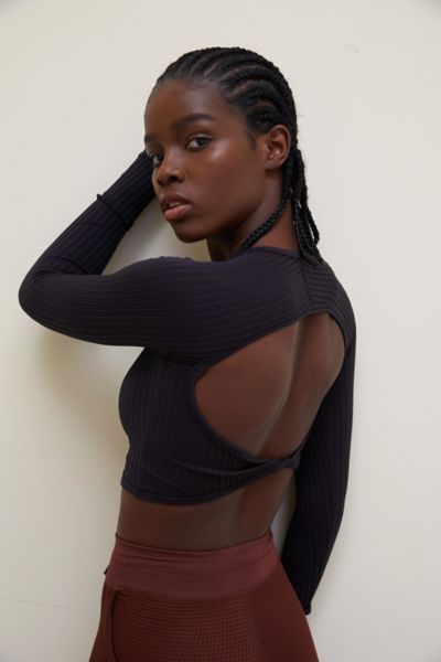 Out From Under The Twist Seamless Twist-back Top In Black