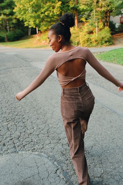 Out From Under The Twist Seamless Twist-back Top In Taupe