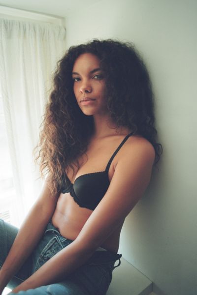 Calvin Klein Seductive Comfort Lace Demi Lift Convertible Bra In Black