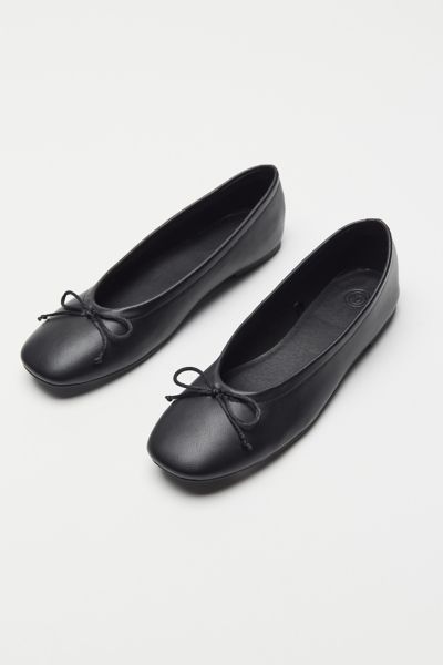 Urban Outfitters Uo Ballet Flat In Black