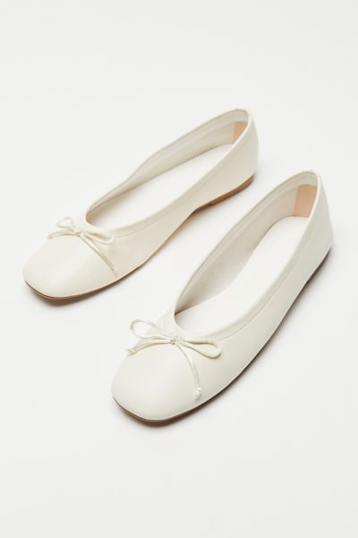 Urban Outfitters Uo Ballet Flat In Cream